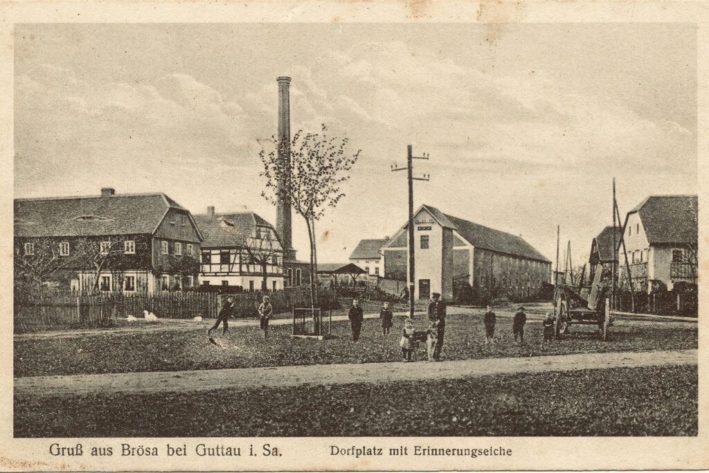 Brösa - 1926 Dorfplatz mit der Erinnerungseiche