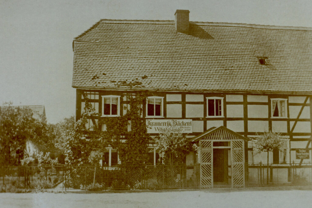 Guttau - 1910 Jankes Krämerei und Bäckerladen