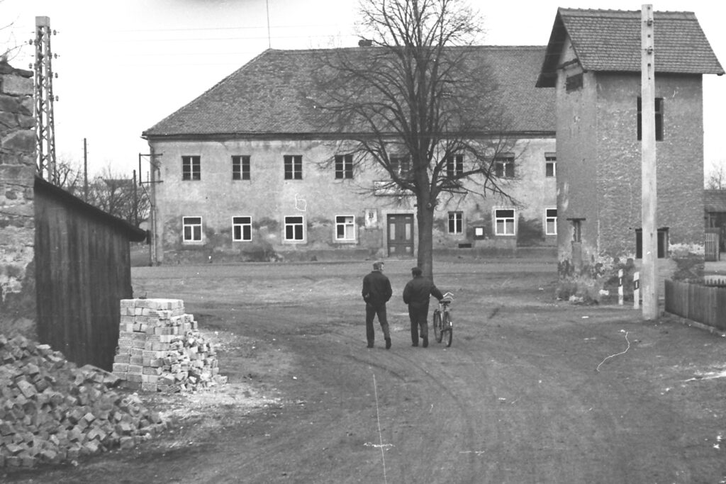 Guttau - 1973 Gasthof und Dorfplatz