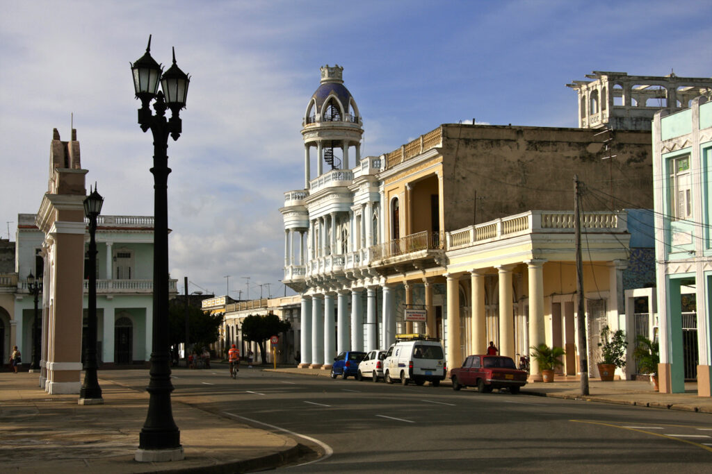 Kuba-Plaza Martis im Herzen von Cienfuegos